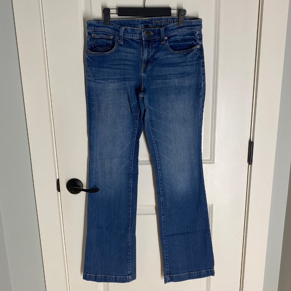 WOMANS GAP LONG AND LEAN JEANS SIZE 8/29L NICE HEM